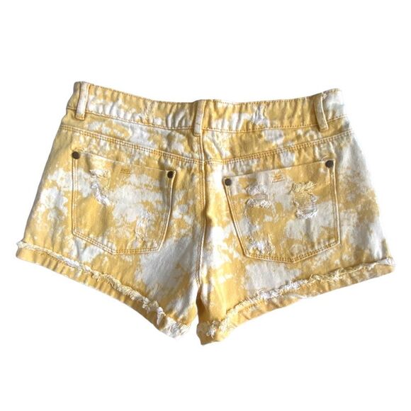 Chelsea & Violet Yellow Distressed Jean Shorts, Size 25 - Picture 3 of 7